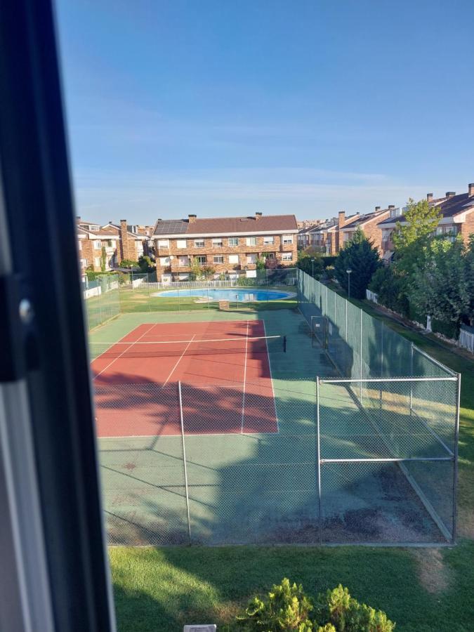Chalet Urbano En Salamanca サンタ・マルタ・デ・トルメス エクステリア 写真